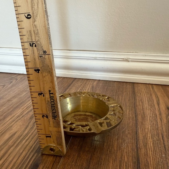 Vintage Chinese Brass Gold Ashtray Flower Cutouts Floral - Picture 5 of 6